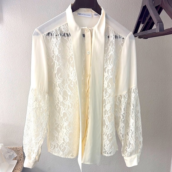 Elegant Cream Lace women  Shirt - Picture 3 of 5